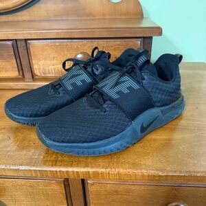 Nike Renew in season TR 9 Black Athletic Shoes Cross fit woman 8.5